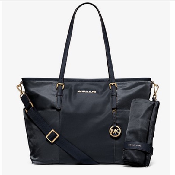 Handbags - Meet your posher, Breyanna